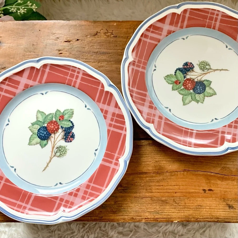 Villeroy & Boch SET of 2 Cottage Berries 8” Salad Plates Country Collection Red